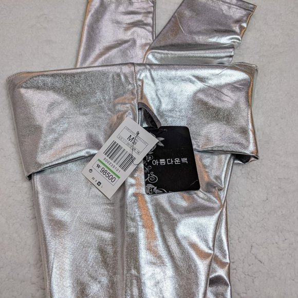 Faux Leather Silver Leggings - Picture 3 of 7